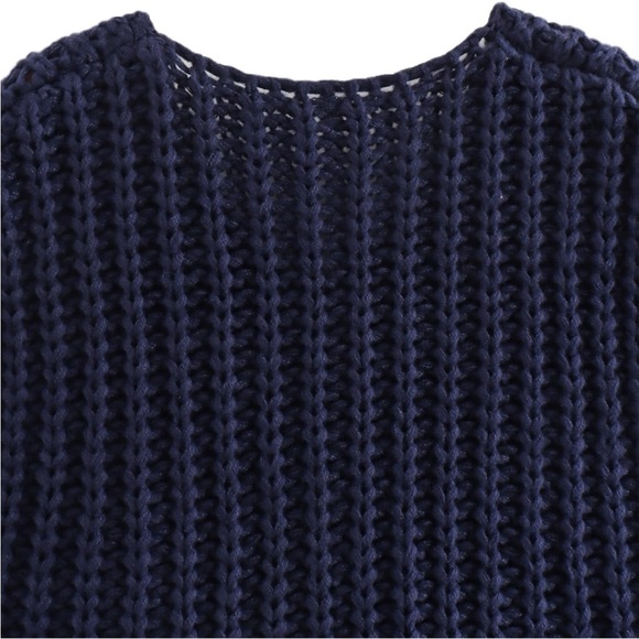 Chunky Knit Black Sweater Vest - Picture 3 of 7